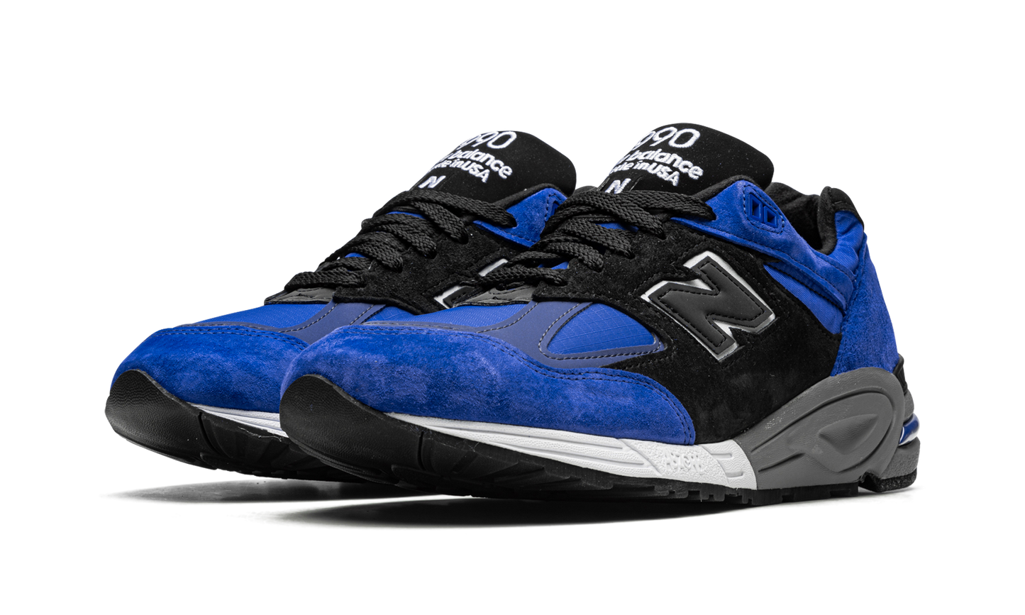 990v2 "Blue/Black" M990PL2