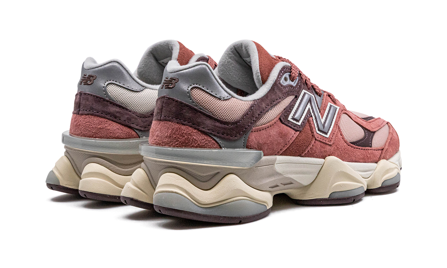 9060 "Mineral Red/Truffle" U9060TRU