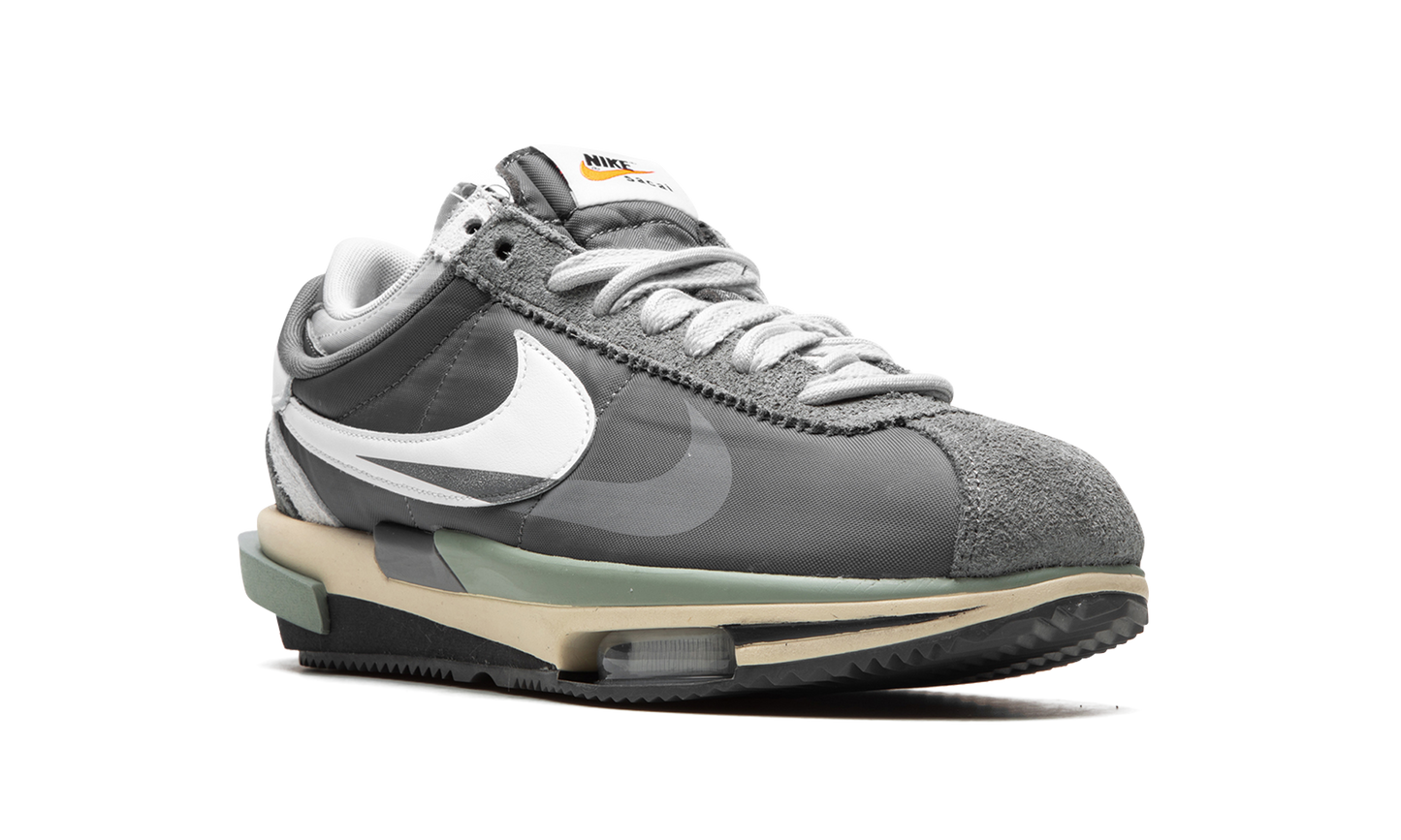 Cortez "sacai - Cool Grey" DQ0581 001