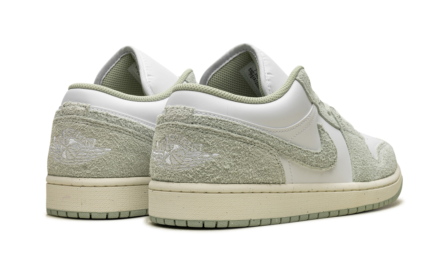 Air Jordan 1 Low SE "Seafoam" FN5214 131