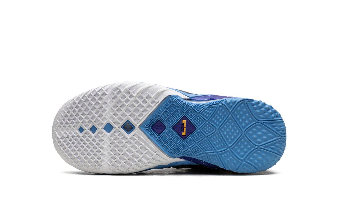 LeBron 18 GS "Minneapolis Lakers" CW2760 006