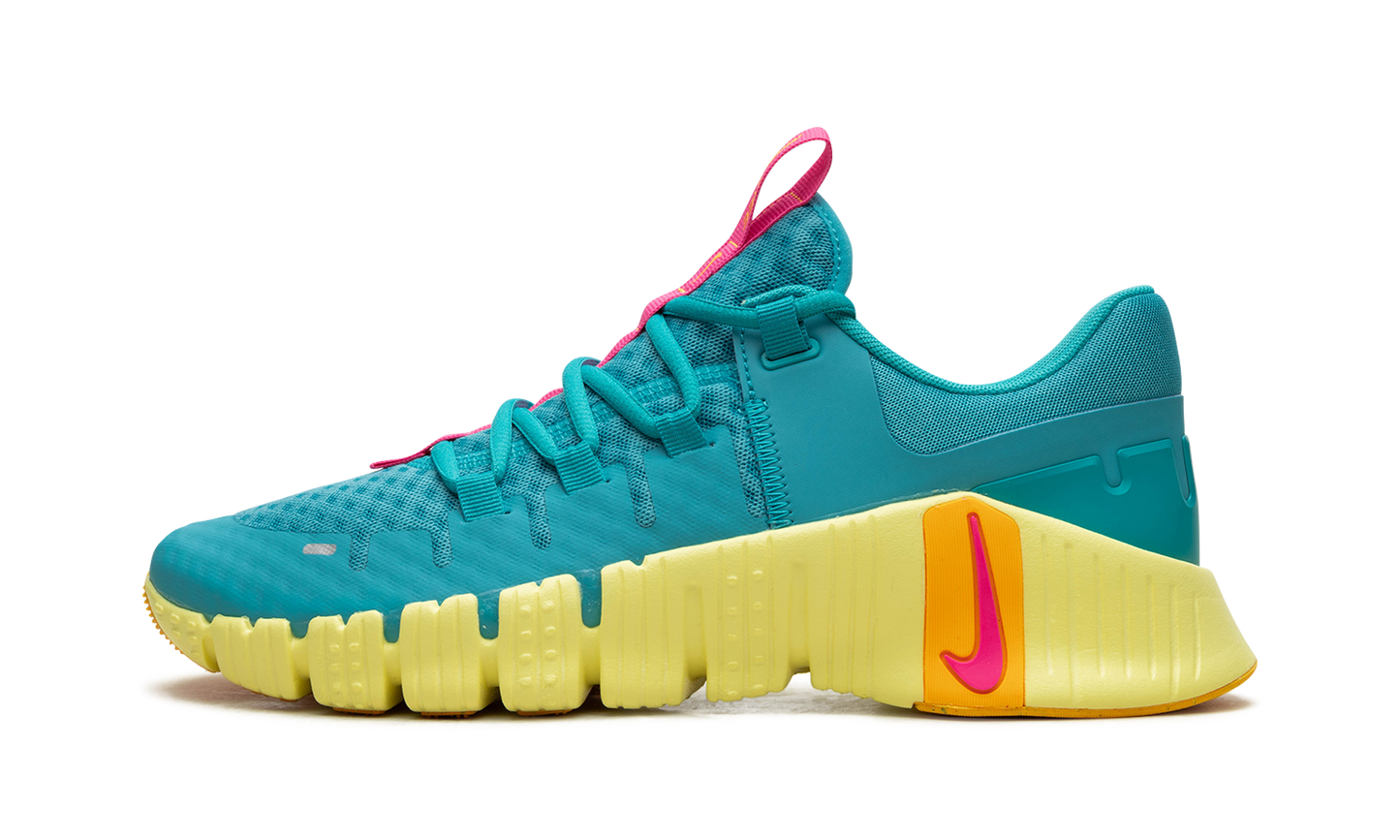 Free Metcon 5 "Dusty Cactus Fierce Pink" DV3949 302