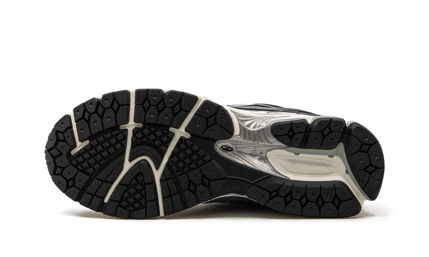 1906R "TITANIUM" M1906RV