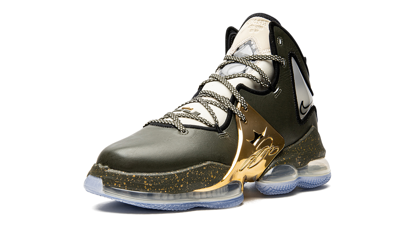 LeBron 19 "Chosen 1" DQ7548 301