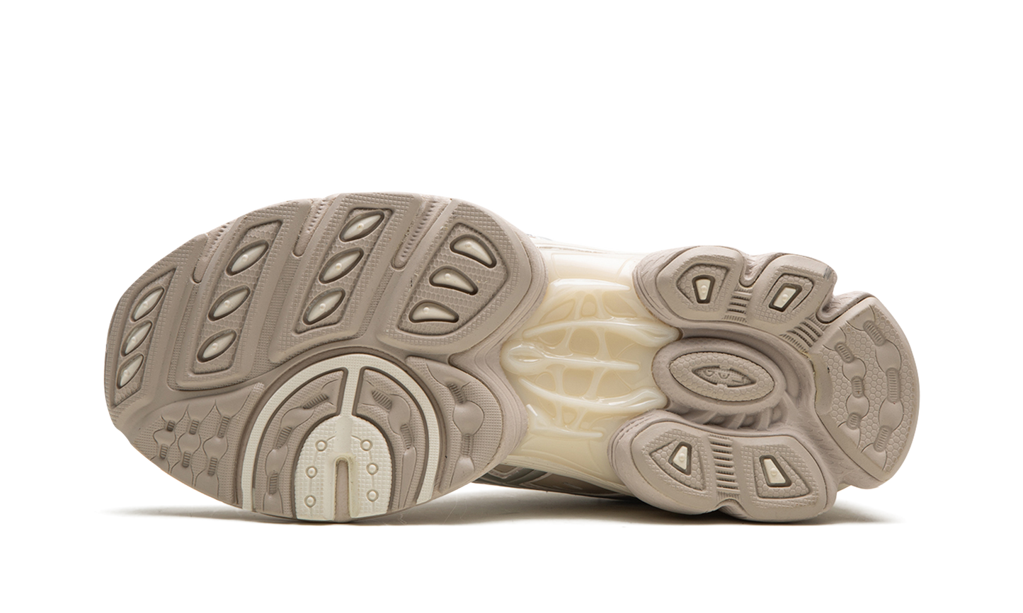 GEL-NIMBUS 9 WMNS "Mineral Beige" 1202A278 107