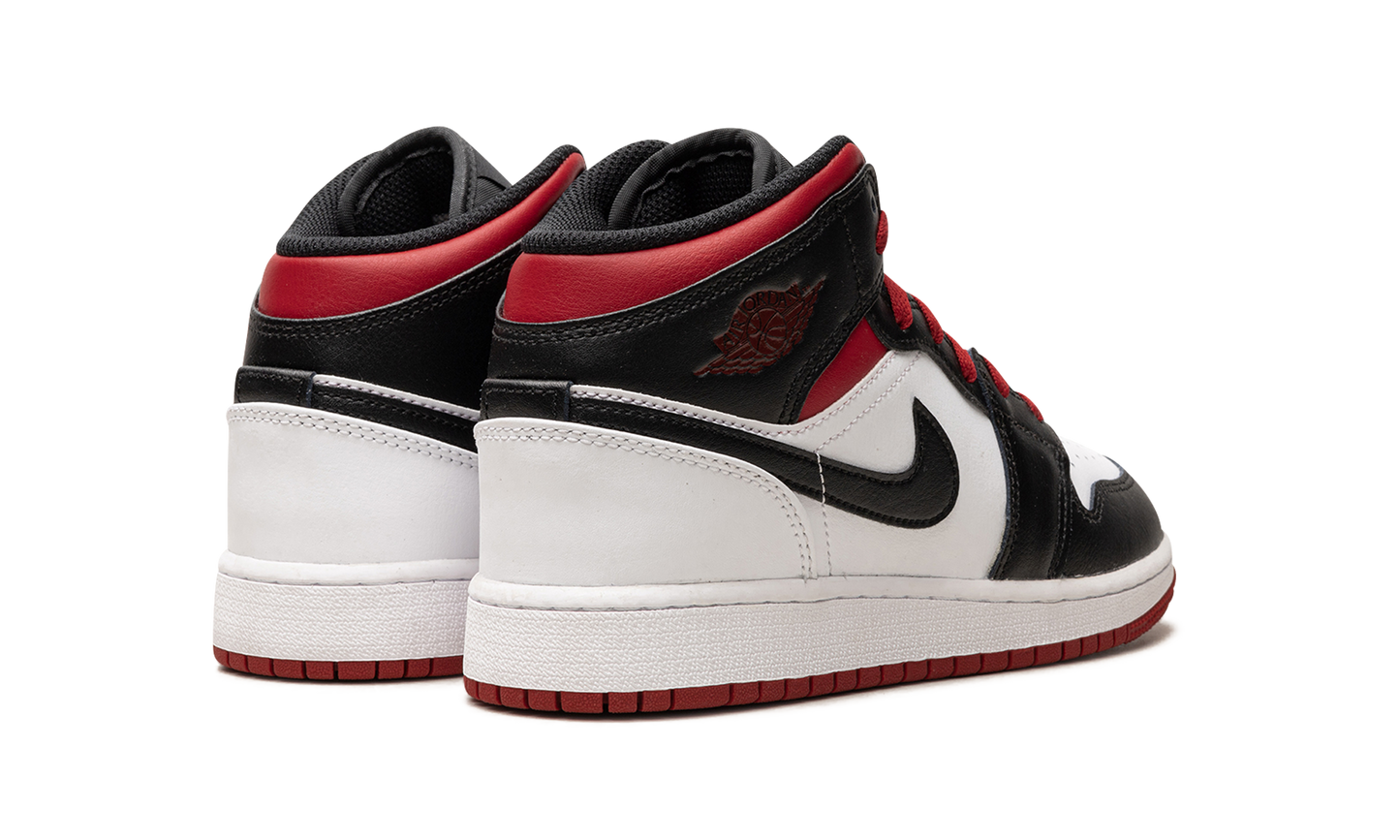 Air Jordan 1 Mid GS "Gym Red Black Toe" DQ8423 106