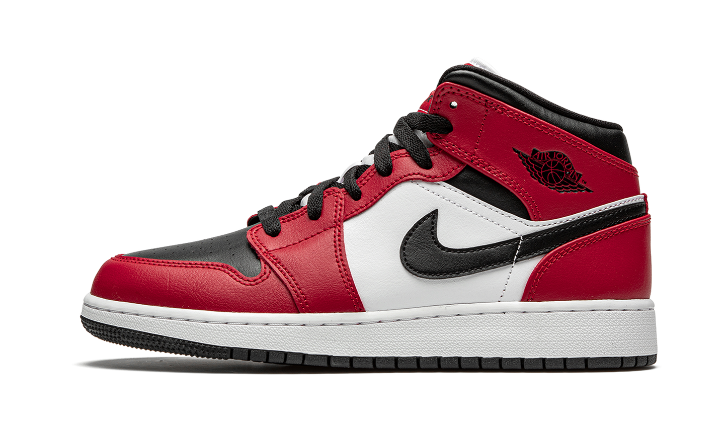 Air Jordan 1 Mid GS "Chicago Black Toe" 554725 069
