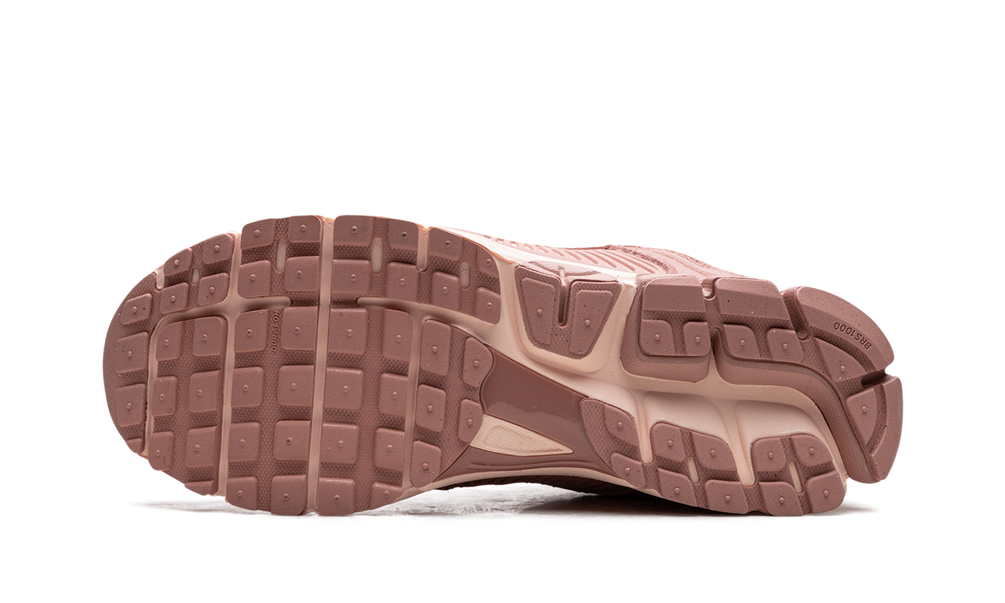 Zoom Vomero 5 "Red Starburst" HF1553 600