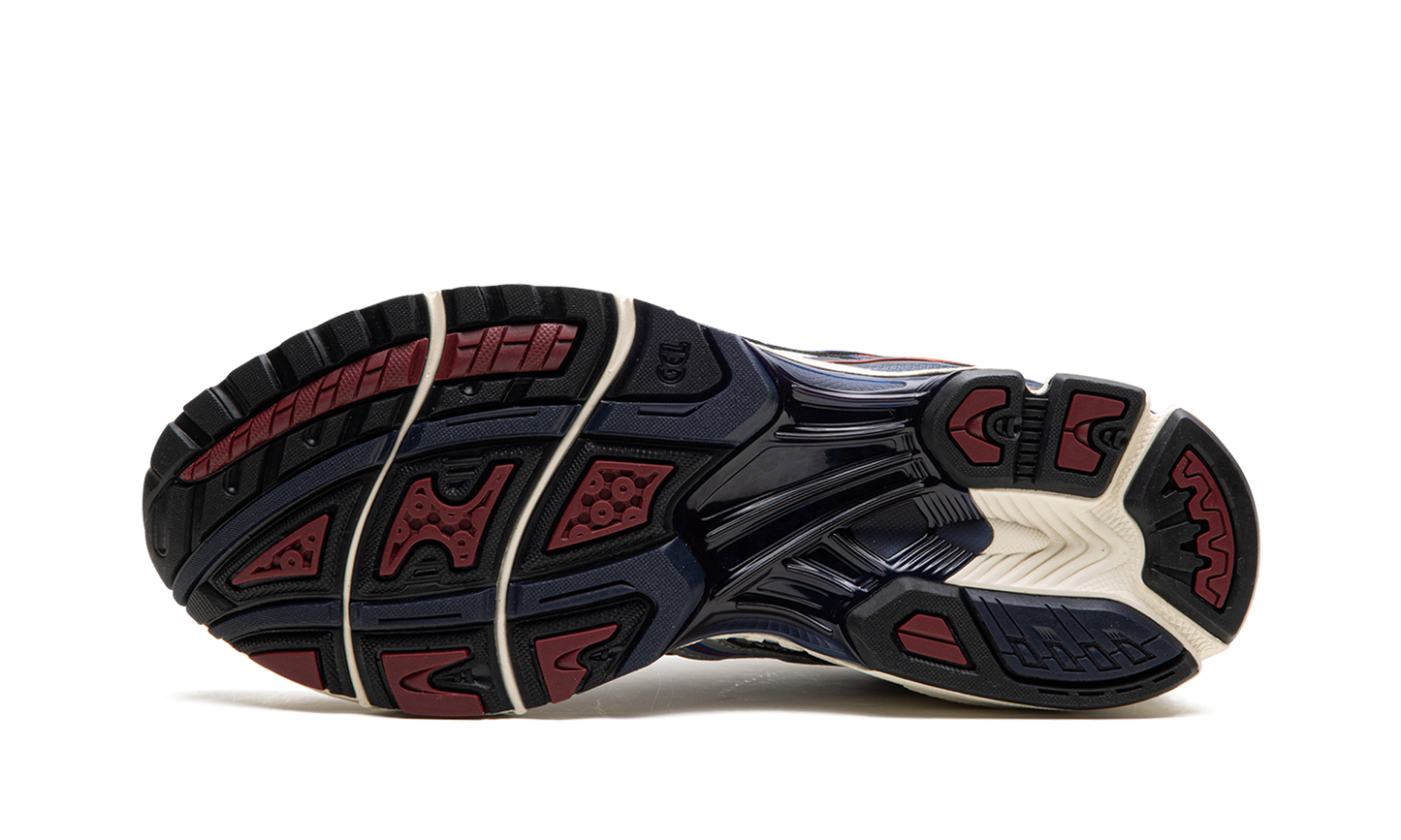 GEL-Kayano Legacy "White / Blue / Red" 1203A325 100