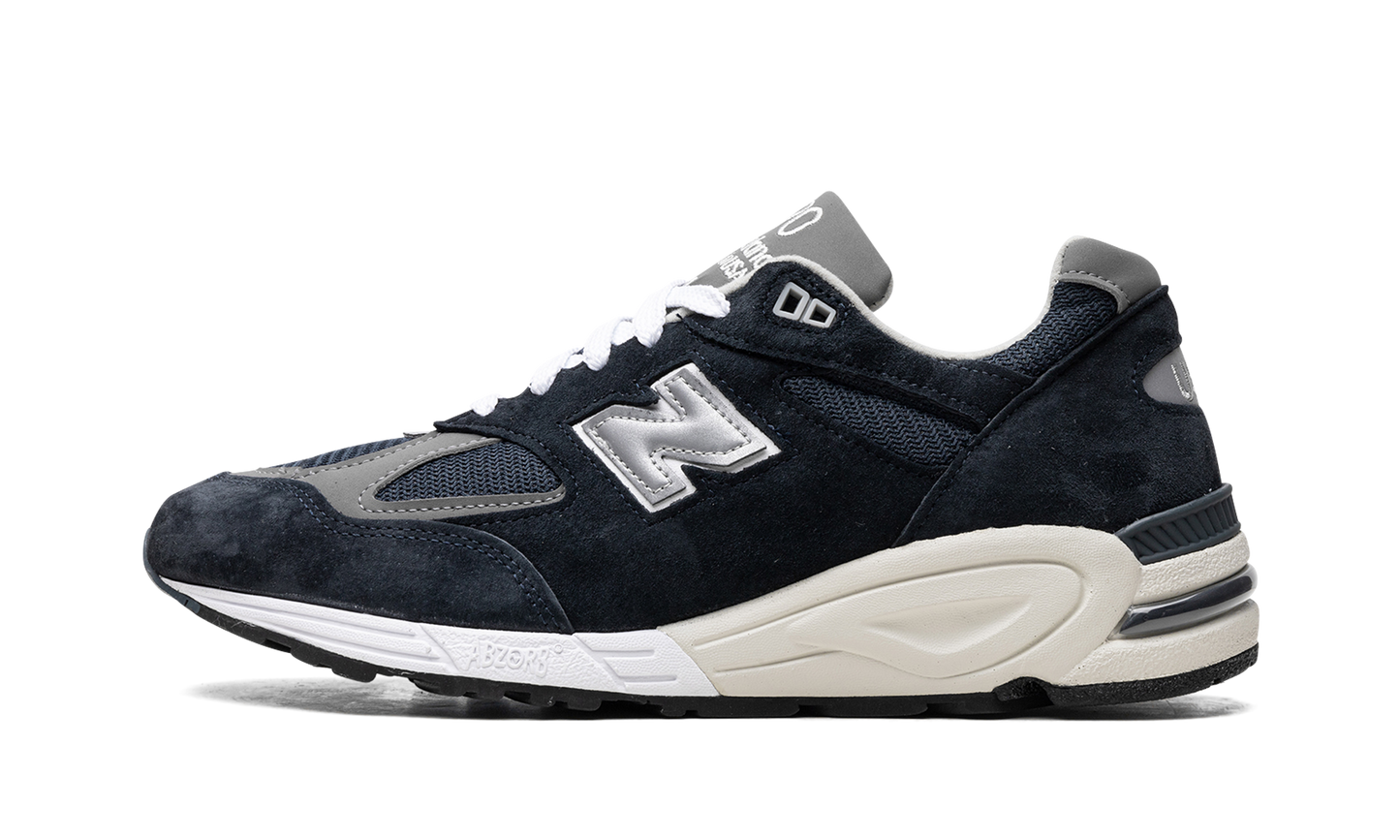 990V2 "Navy/White" M990NB2