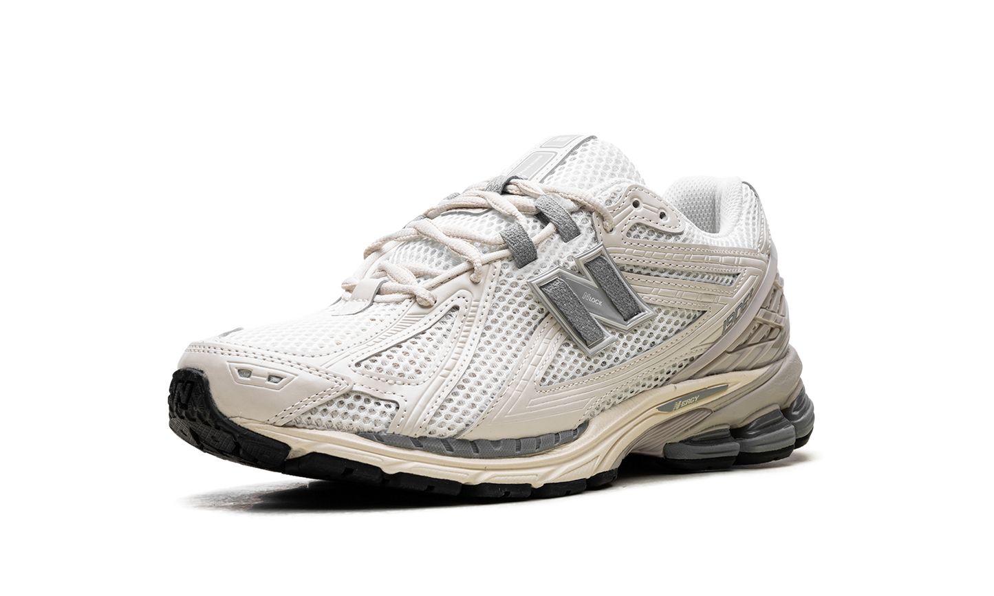 1906R "Beige Grey" M1906RFI