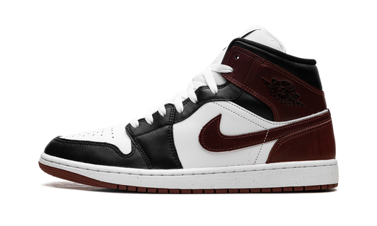 Jordan 1 Mid SE "Dark Pony" HF3216 102