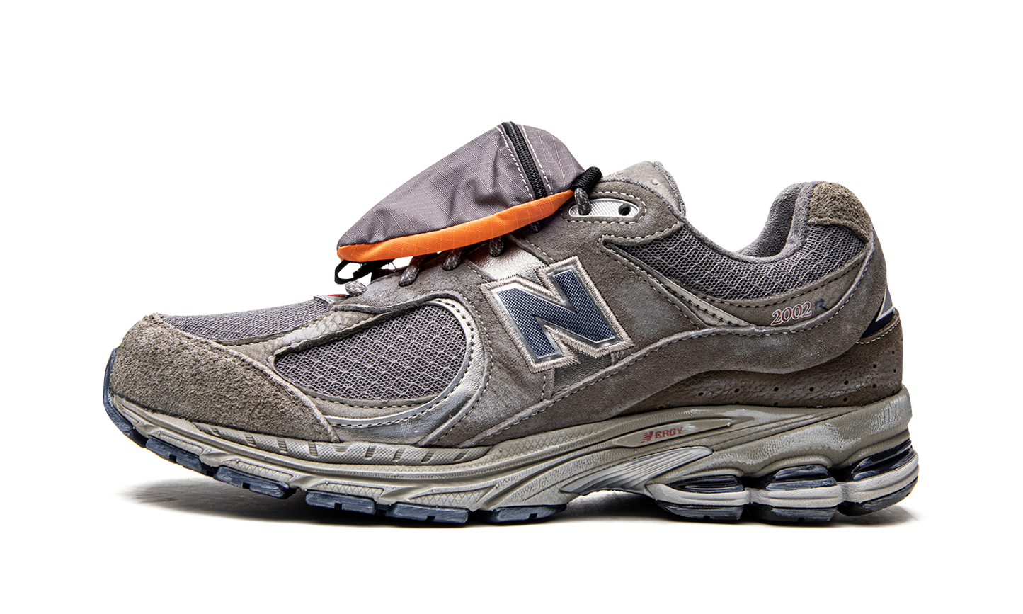 2002R "Grey Pouch" M2002RVA