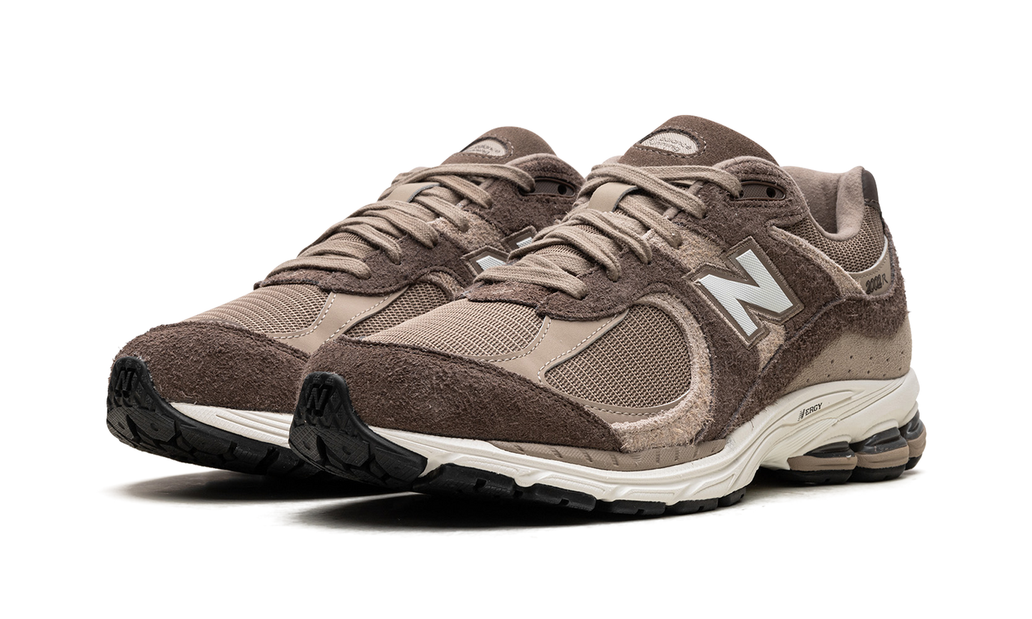 2002R "ASOS Exclusive Brown" M2002RAY