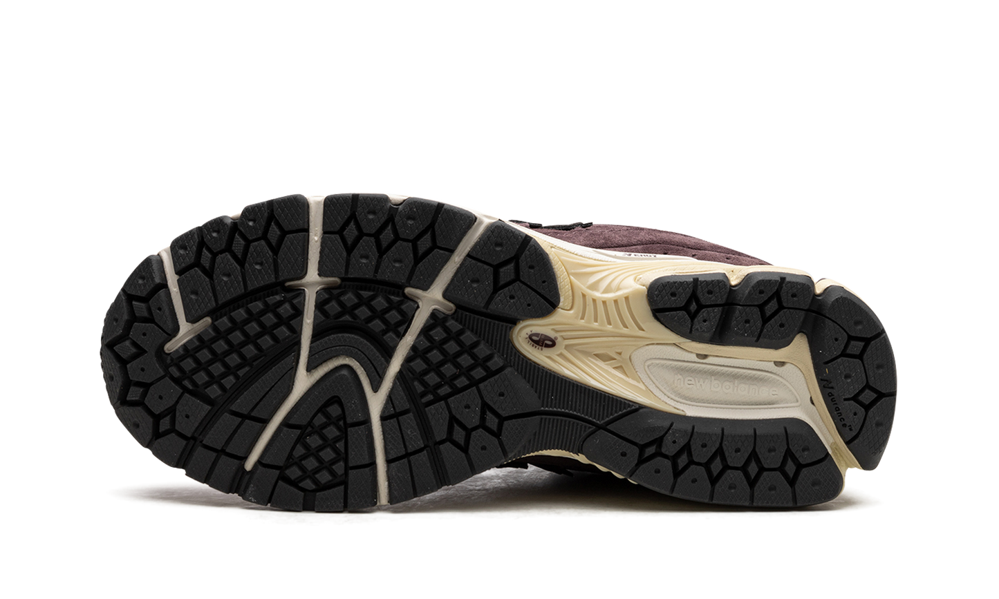 2002R "Dark Grape" M2002RCD