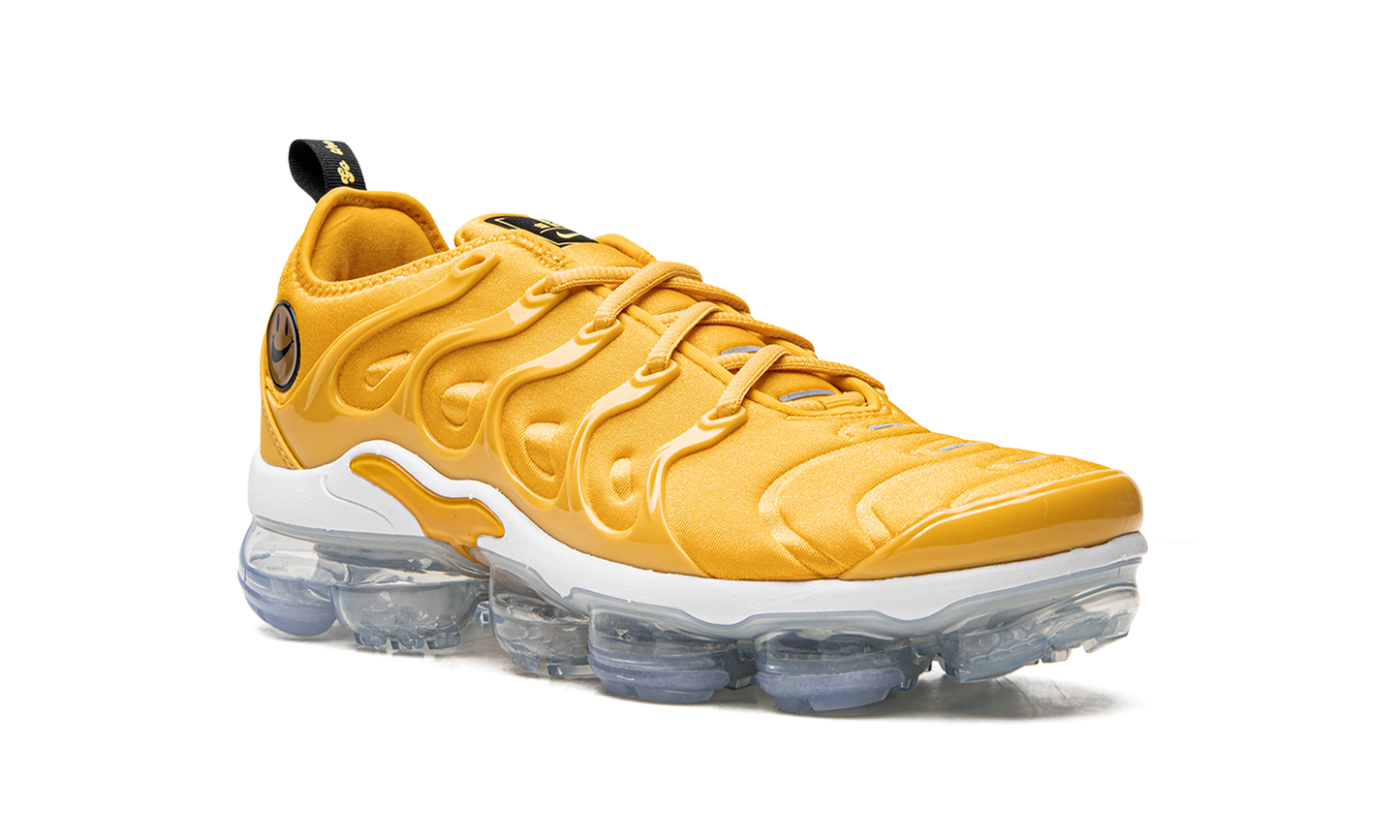 AIR VAPORMAX PLUS OMEN WMNS DO5874 700