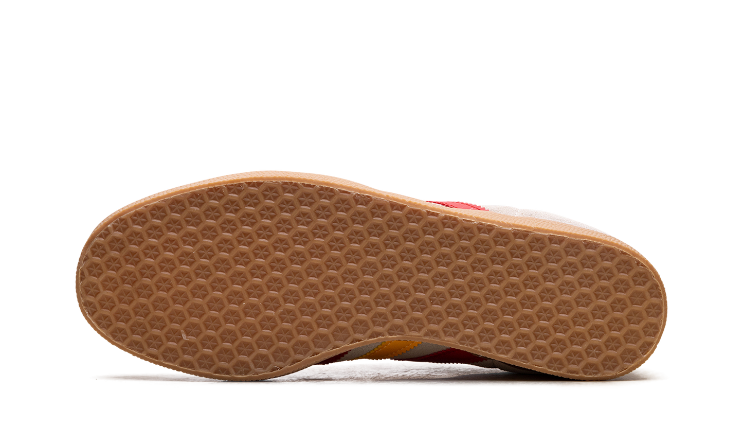 Gazelle WMNS "White Spark Scarlet" IE9125