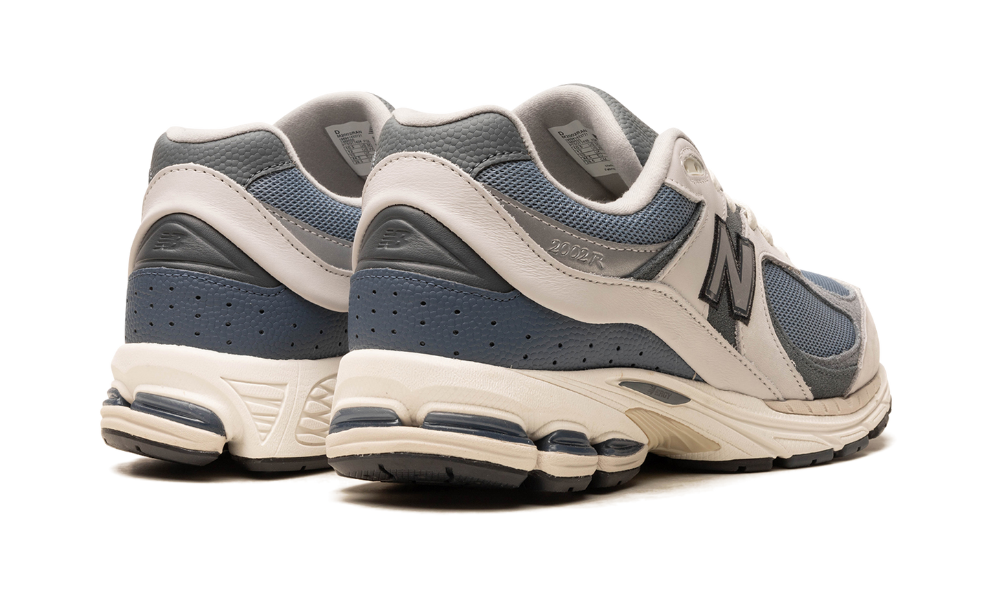 2002R "atmos - Cybernetics Blue" M2002RAN