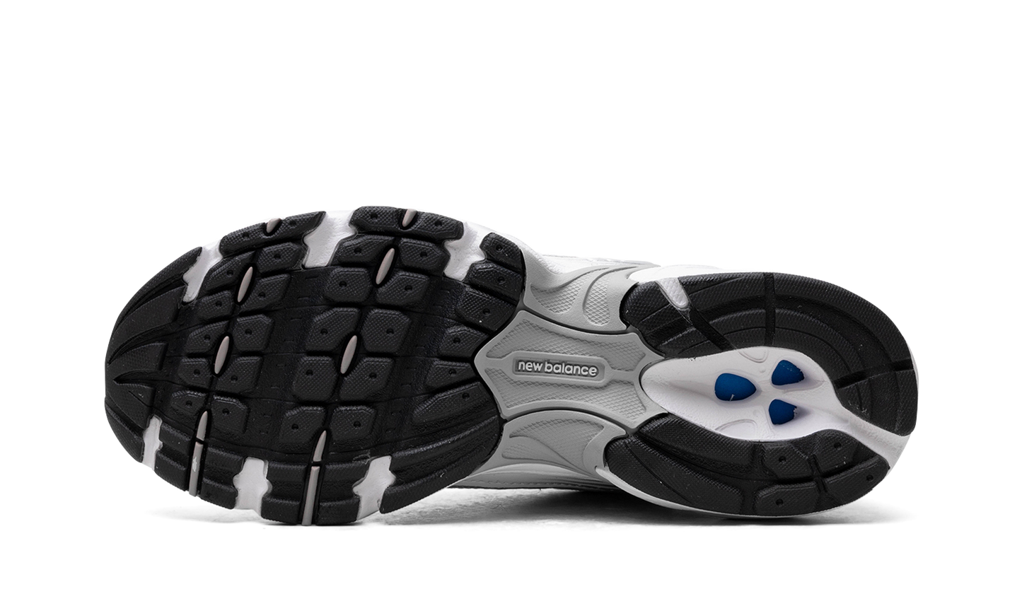 530 "White/Silver Metalic/Ice Wine/Mid Century Pin" MR530SGC