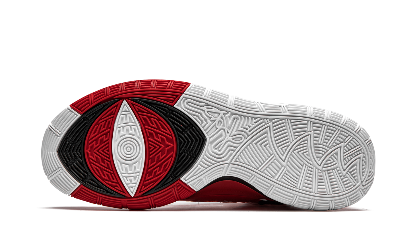 Kyrie 6 SR "Sneaker Room - Mom"