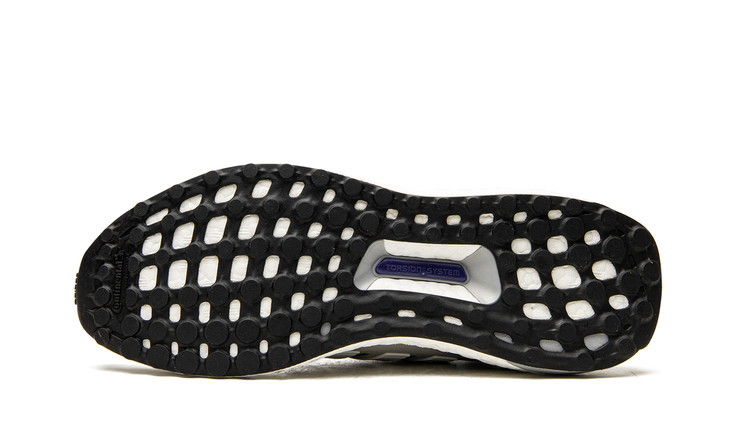 Ultraboost 1.0 DNA "Cloud White / Legacy Indigo"