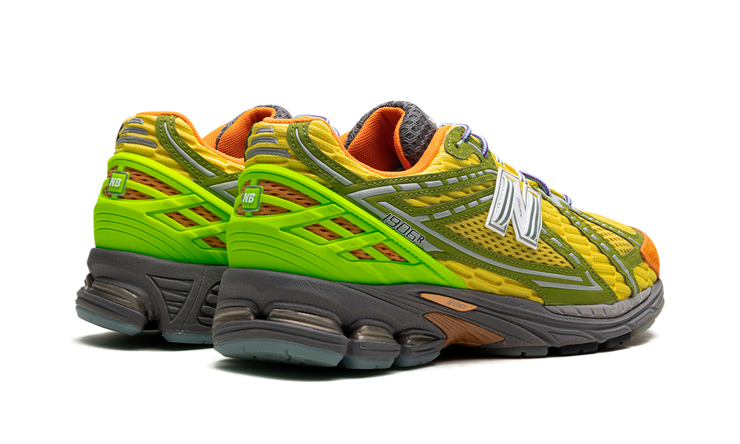 1906R "Action Bronson - Scorpius" M1906RBR