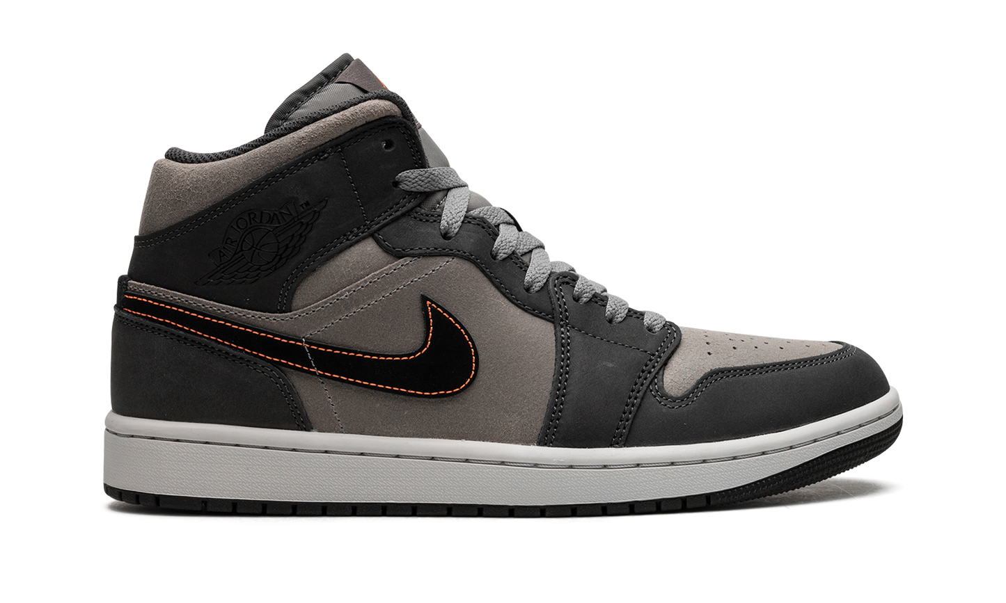 Air Jordan 1 Mid SE "Night Stadium" FQ8338 017