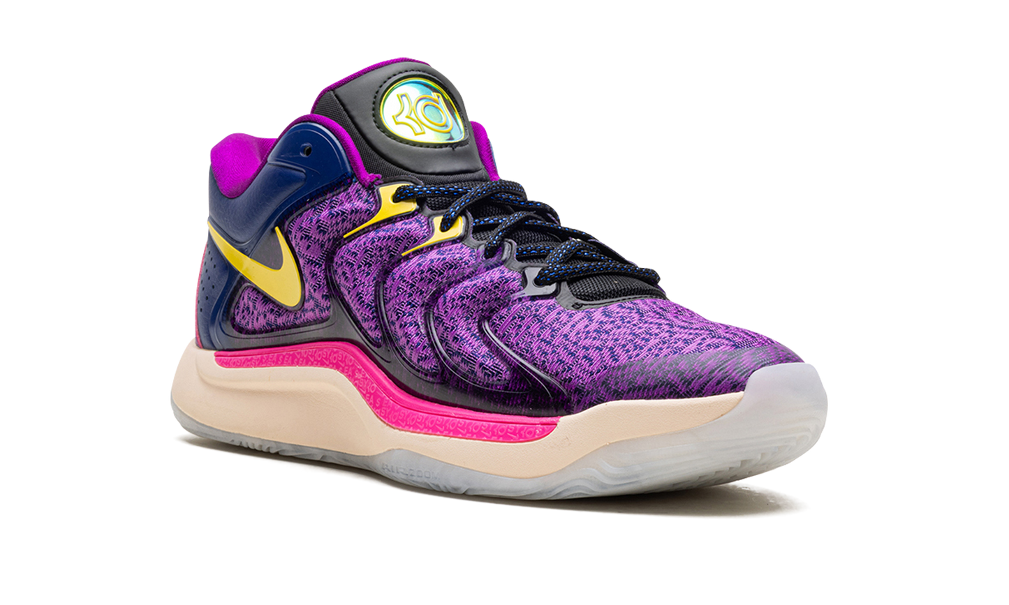 KD 17 "Travel Ball" FJ9487 400