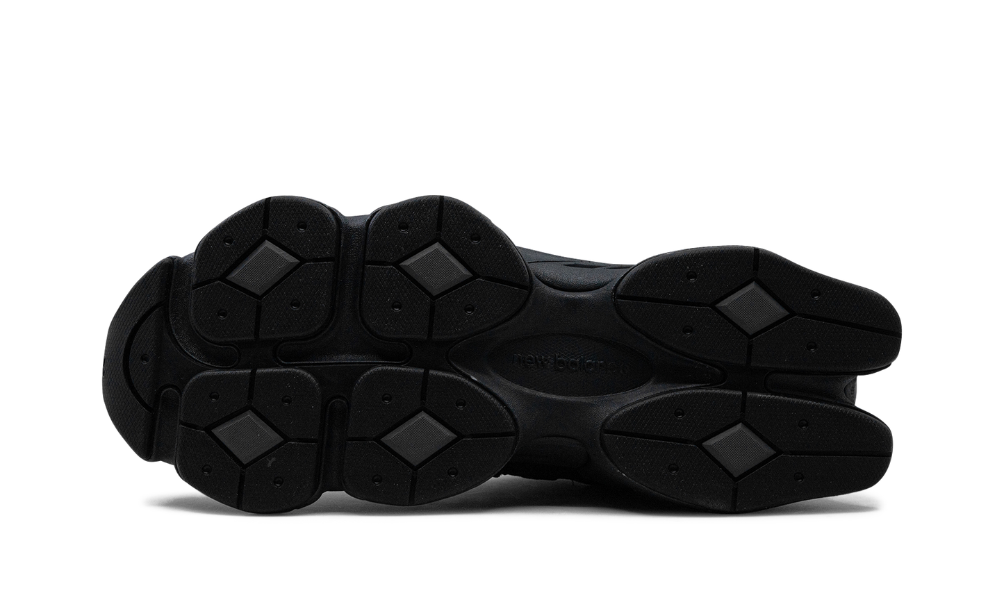 9060 "BLACK" U9060NRI