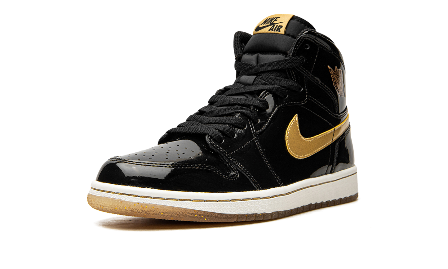 Air Jordan 1 Retro High OG "Black/Metallic Gold"