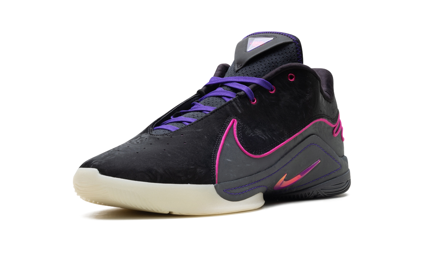 LeBron 22 "Blacklight" FZ1094 001
