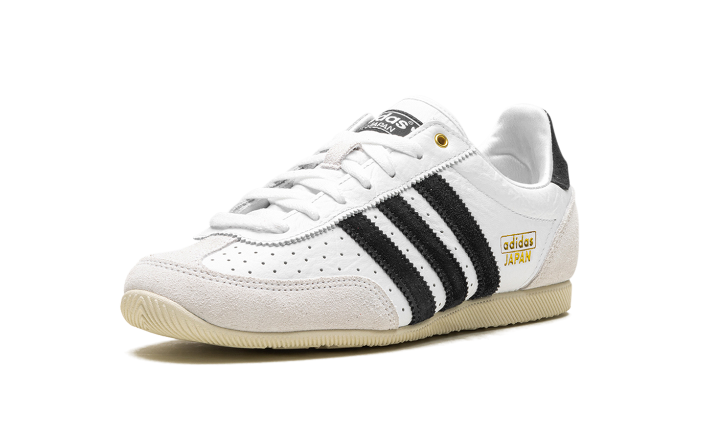 Japan WMNS "Cloud White Black" IH5489