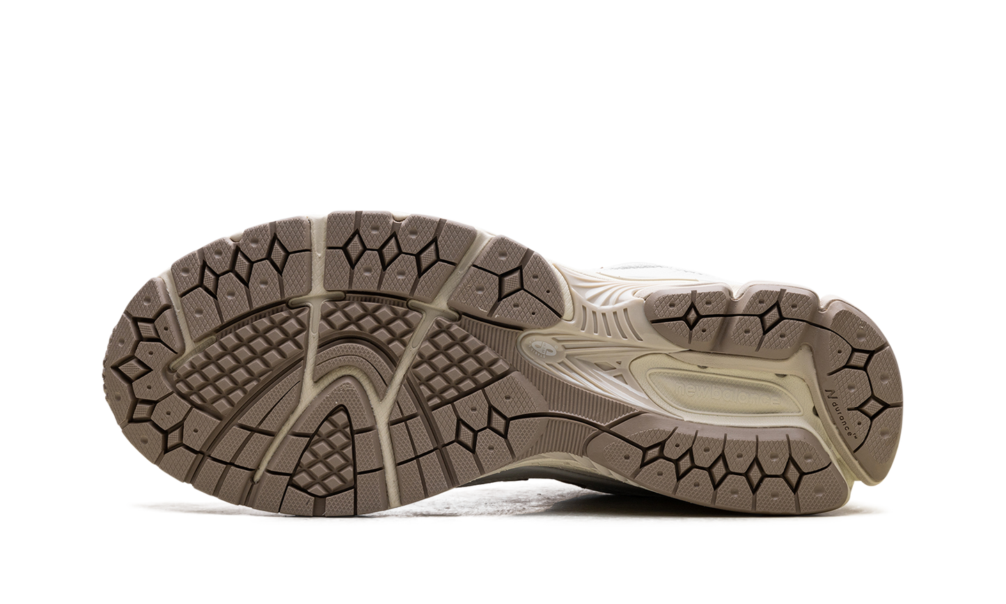 2002R "Vachetta Leather" M2002RVF