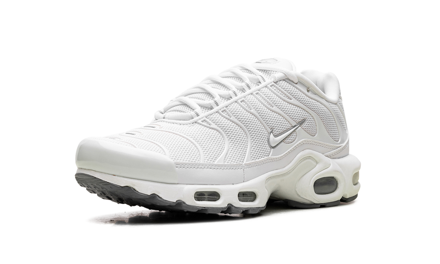 Air Max Plus "Triple White" 604133 139