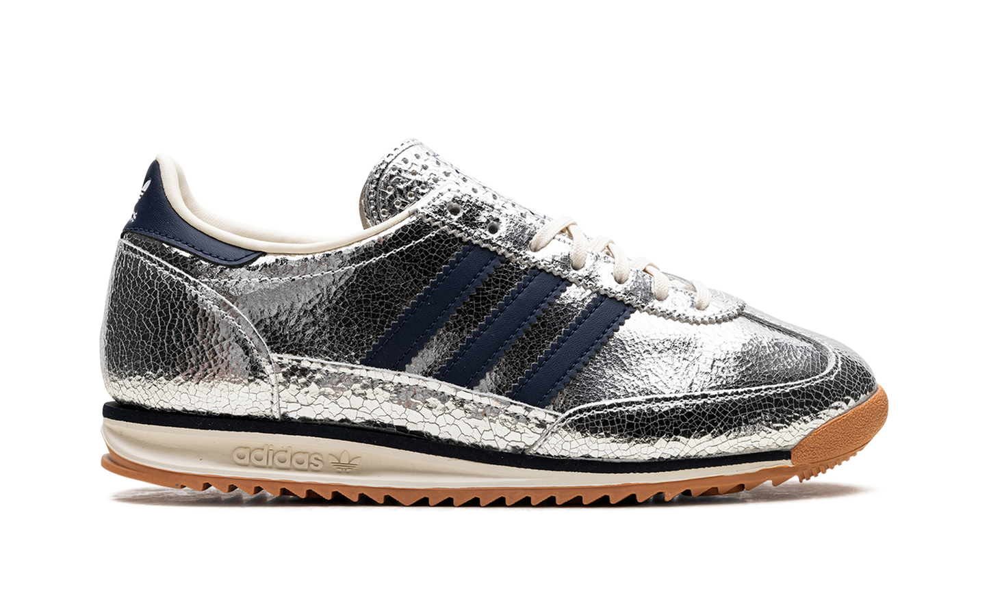 SL 72 OG WMNS "Silver Metallic Collegiate Navy" JH8654