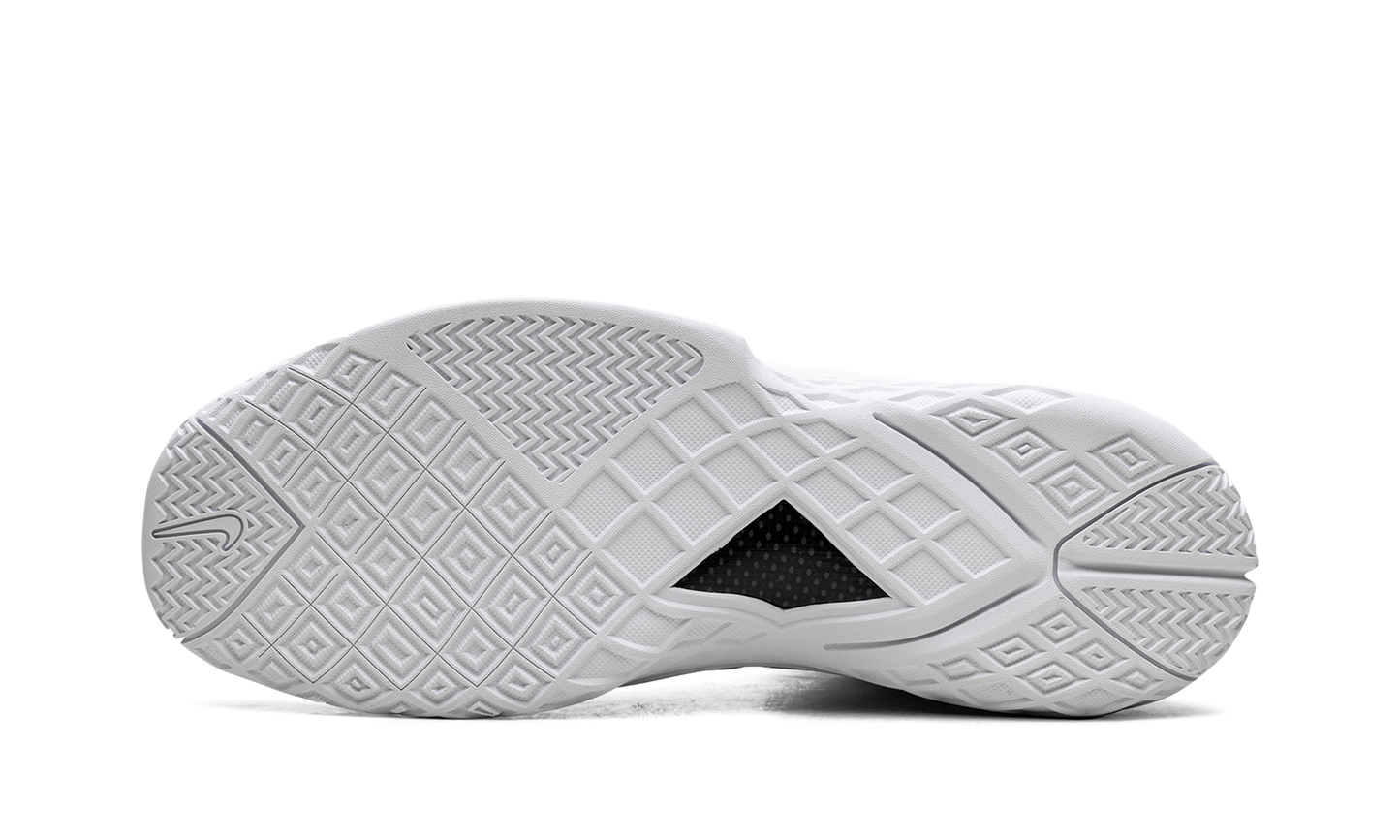 Kobe 3 "Protro Halo" HQ9153 100