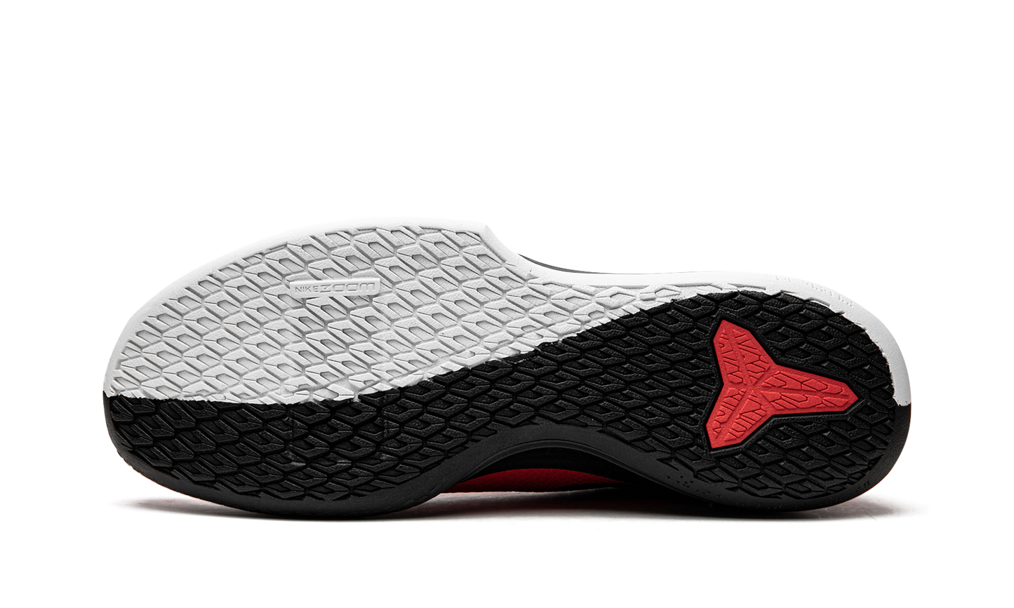 Mamba Focus "University Red" AJ5899 600