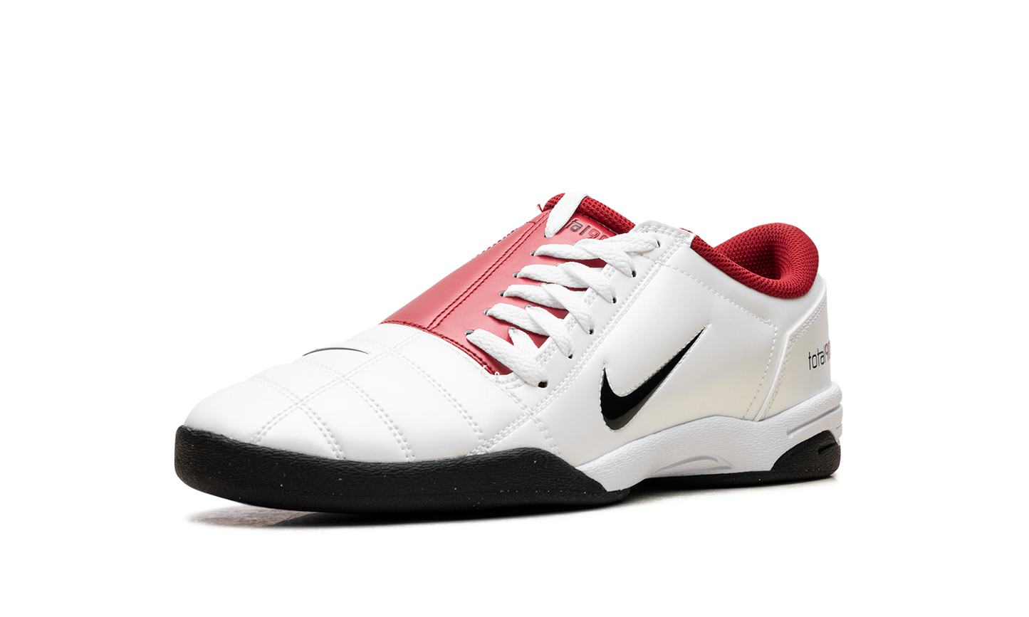 Total 90 III "White / Gym Red" HQ2851 100