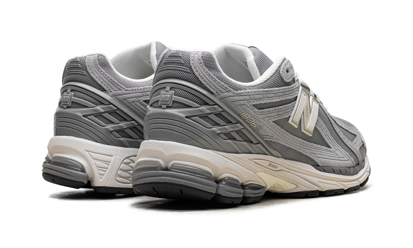 1906R "Raincloud" M1906REJ