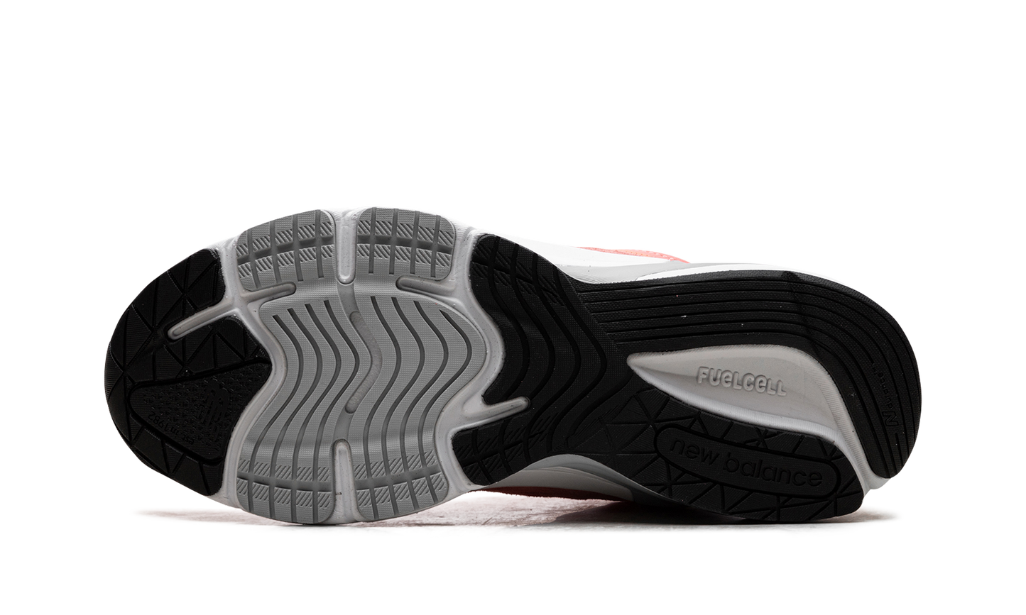 990v6 "Salmon" U990SR6