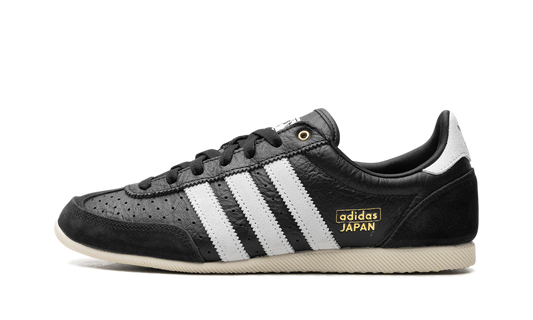 Japan WMNS "Core Black Cloud White" IH5490