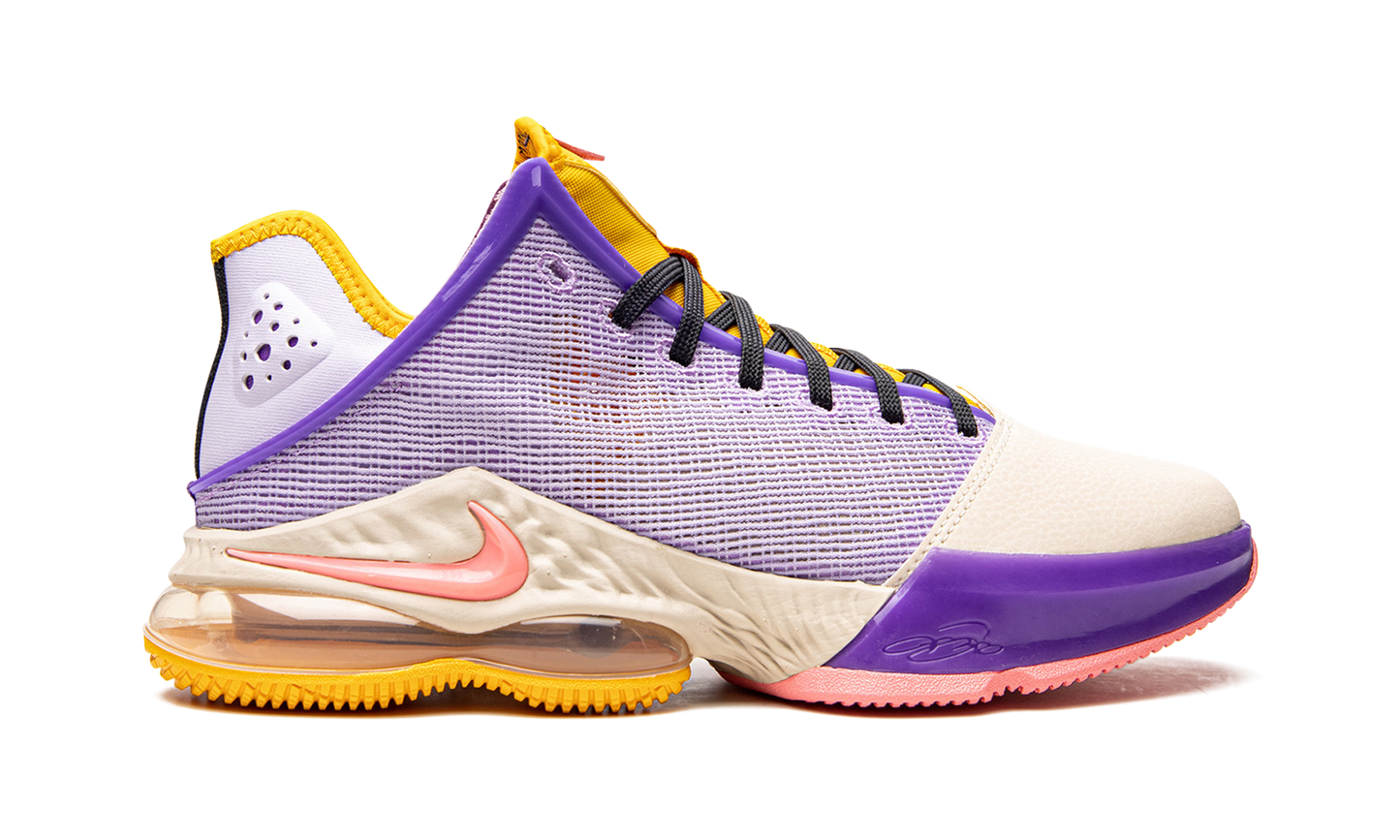 Lebron XIX Low "Mismatch" DO9829 500