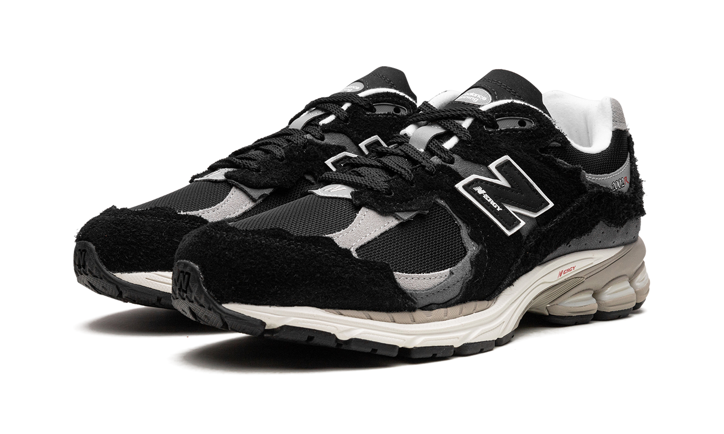 2002R "Protection Pack - Black / Grey" M2002RDJ