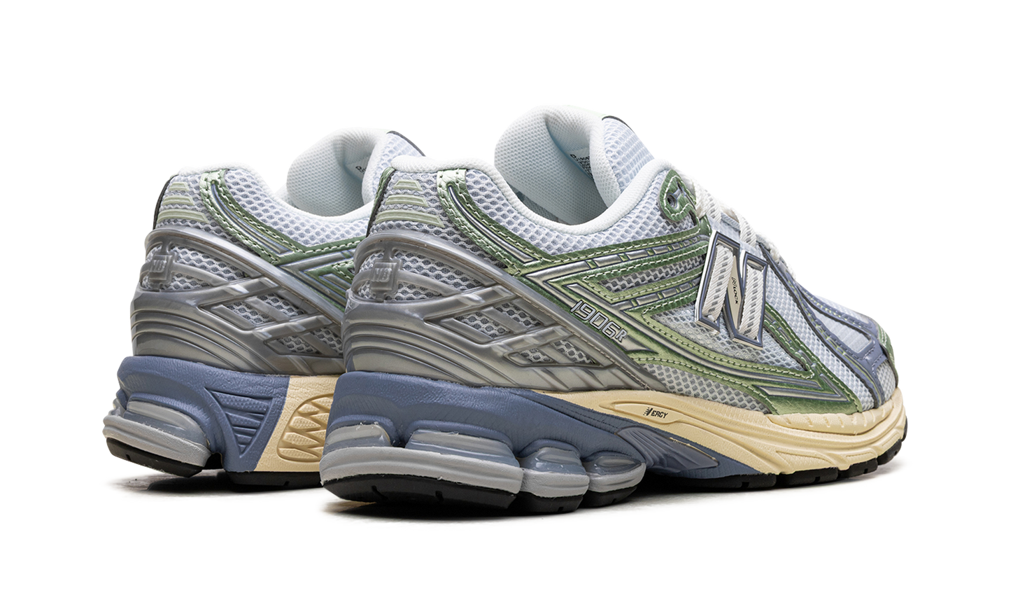 1906R "Metallic Green Blue" U1906RNE